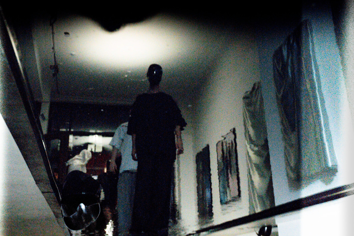 Das schwarze Wasser [Installation und Performance zur Malerei]