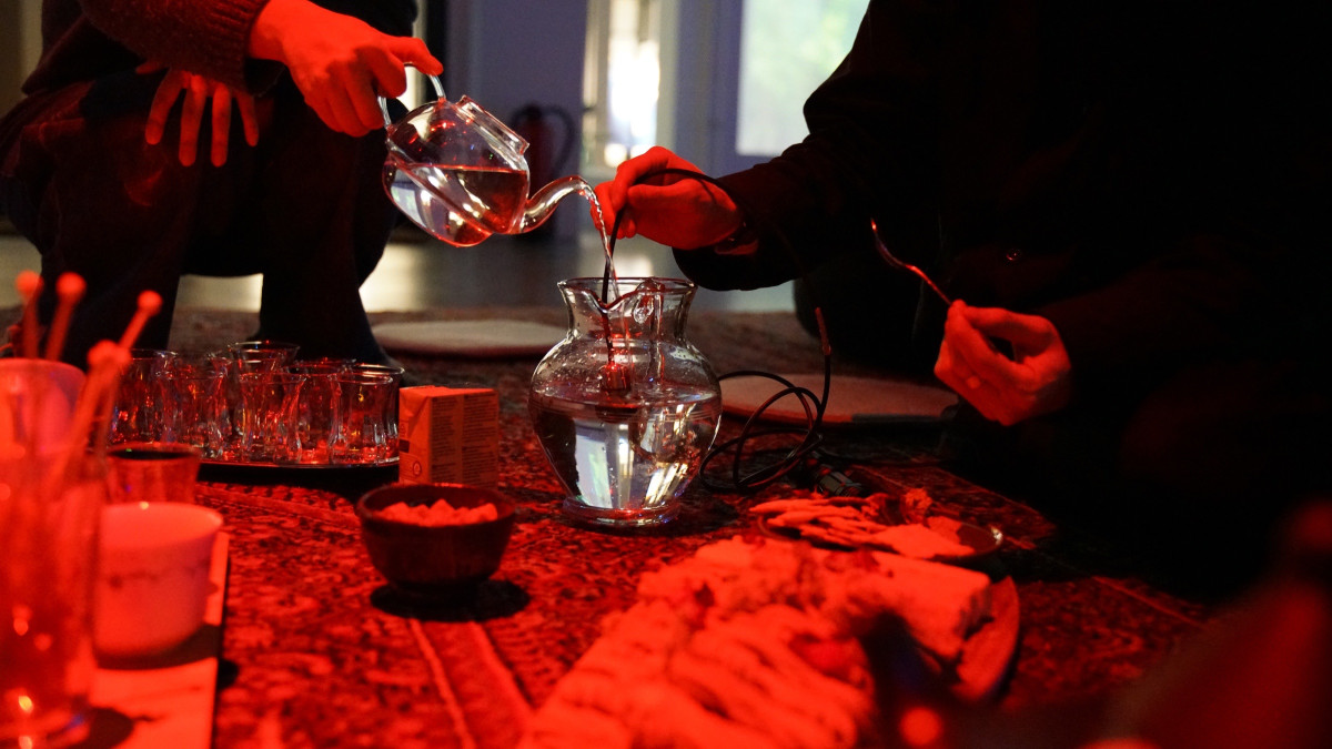 THE SWERVE: TEA-TALES  Time-Space for Unpredictable Encounters